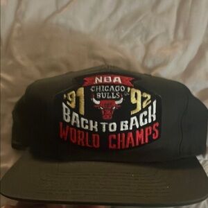 Vintage Chicago Bulls 91-92 Back to Back World Champs Snapback - Black